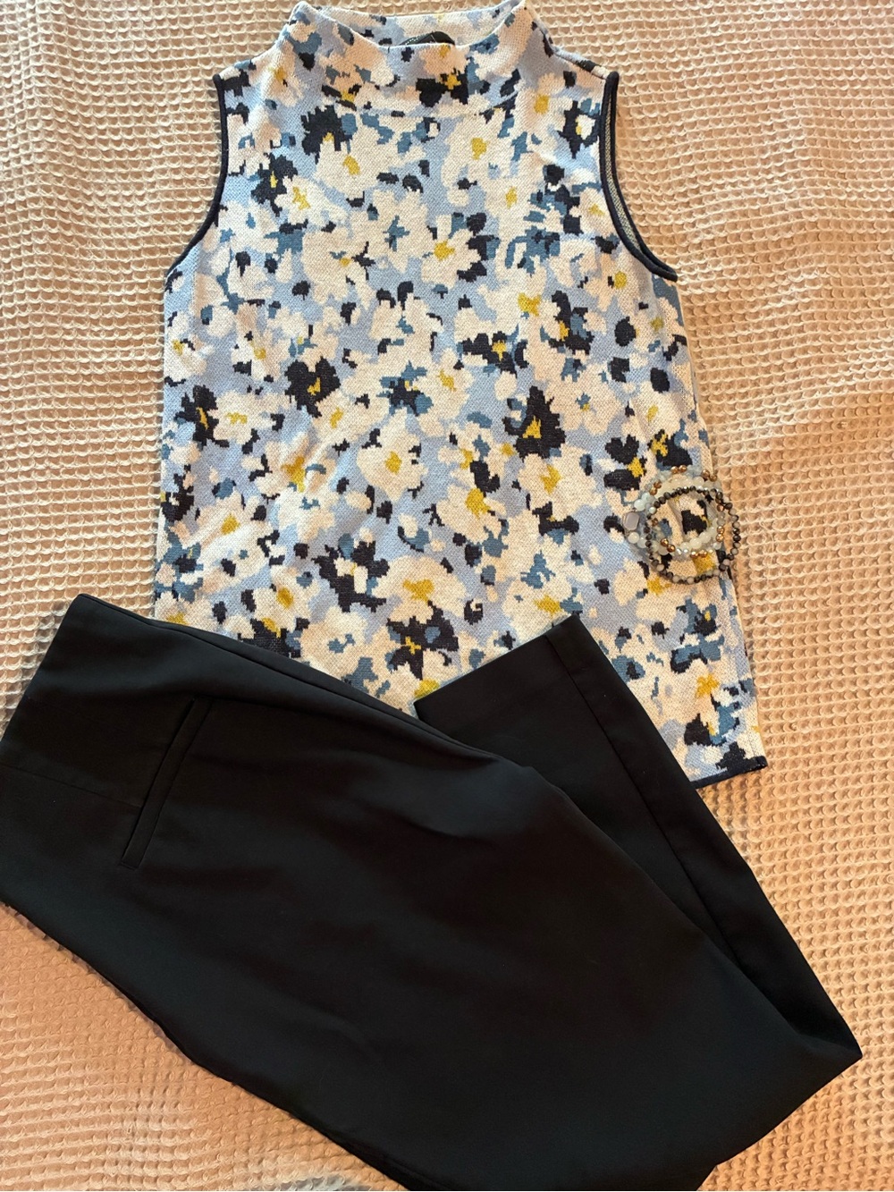 Ann Taylor Floral Sleeveless Knit Top, SP